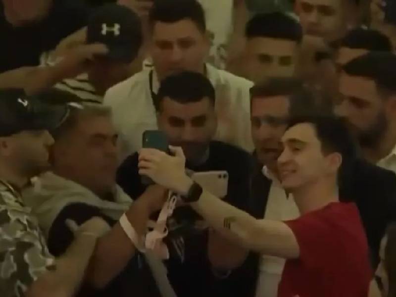 ¡Locura! Ángel Correa y Thiago Almada rumbo a Qatar; hinchas los despidieron