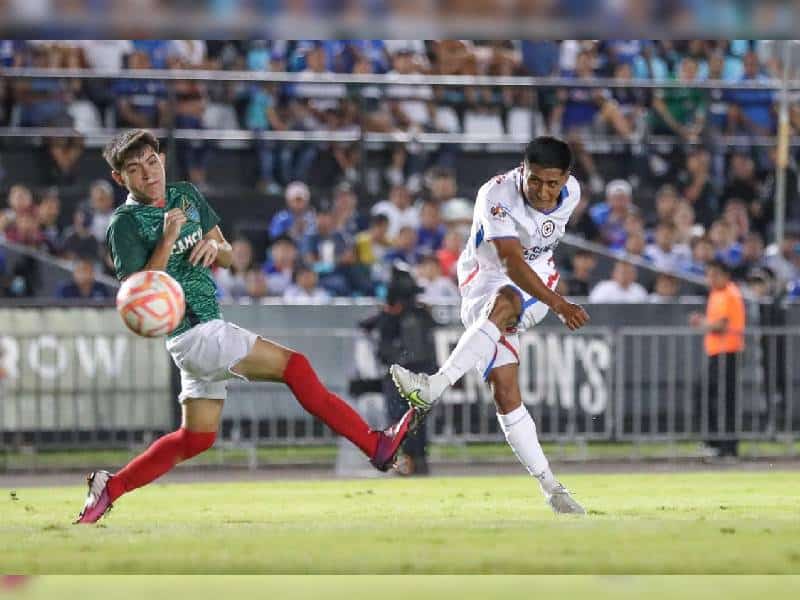 Cruz Azul supera 2-0 a Cancún FC en duelo de preparación
