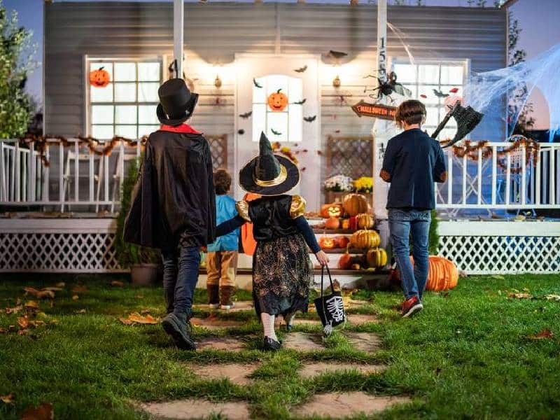 Regalan dulces a niños con cannabis en Halloween; van presos