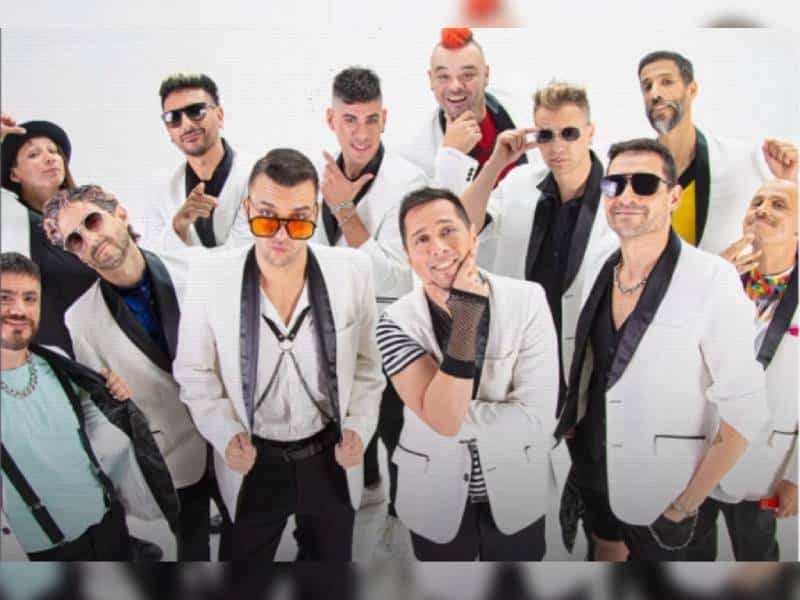  Los Caligaris despiden a músico por atacar a mexicanos