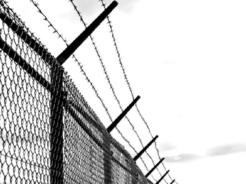 Sujetos armados ingresan a penal de Guerrero y se llevan a un detenido