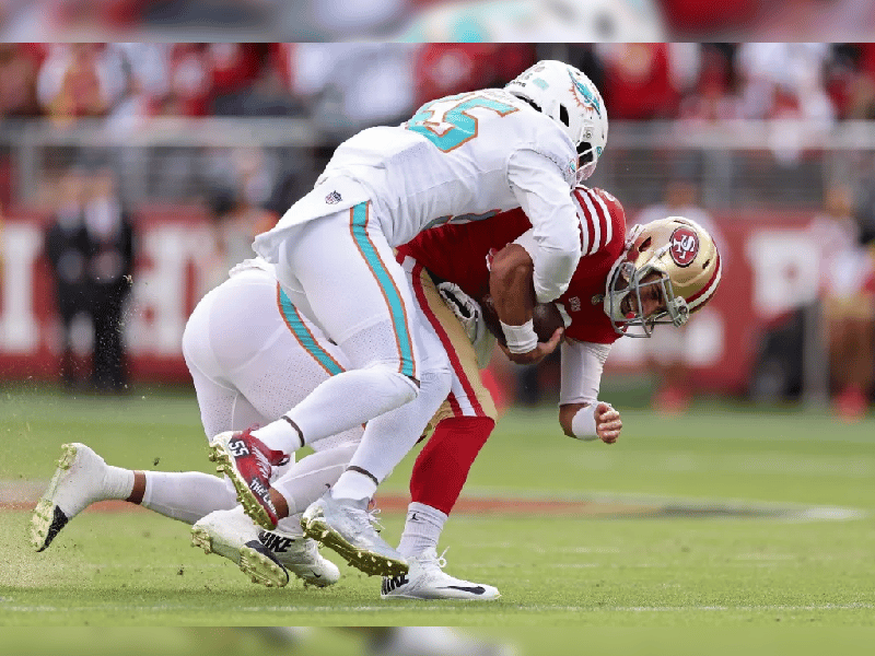 49ers pierden a Jimmy Garoppolo durante duelo contra Dolphins