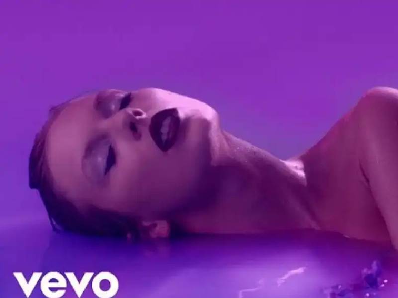 Taylor Swift anuncia el estreno del videoclip de ‘Lavender Haze’; fans enloquecen