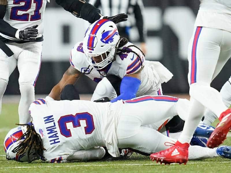 Familia de Damar Hamlin pide tenerlo en sus oraciones