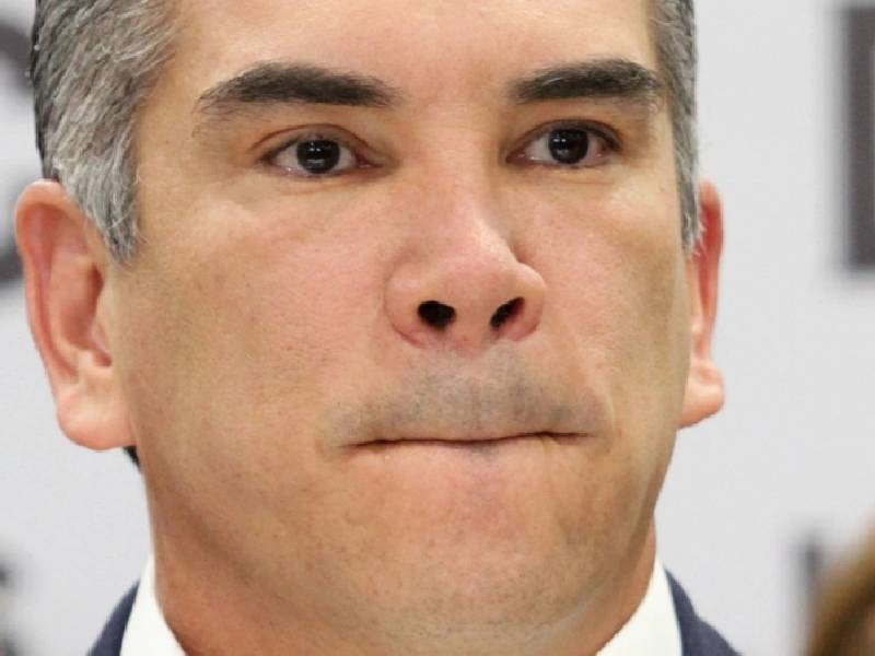 Revienta Alejandro Moreno plenaria de los senadores del PRI