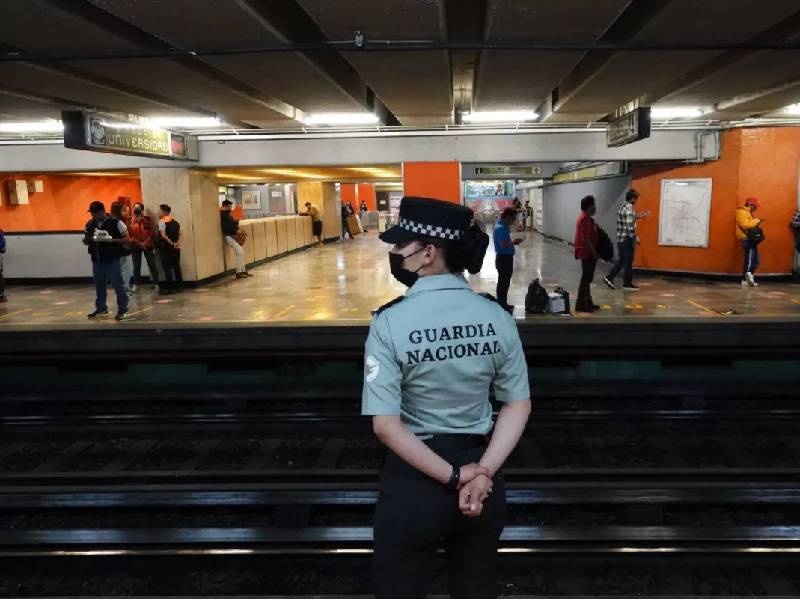 Por turno, cuidarán del Metro casi tres mil elementos de la Guardia Nacional