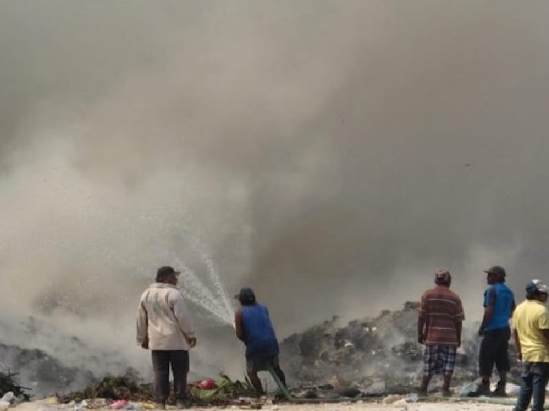 Pepenadores habrían causado incendio en basurero de Umán