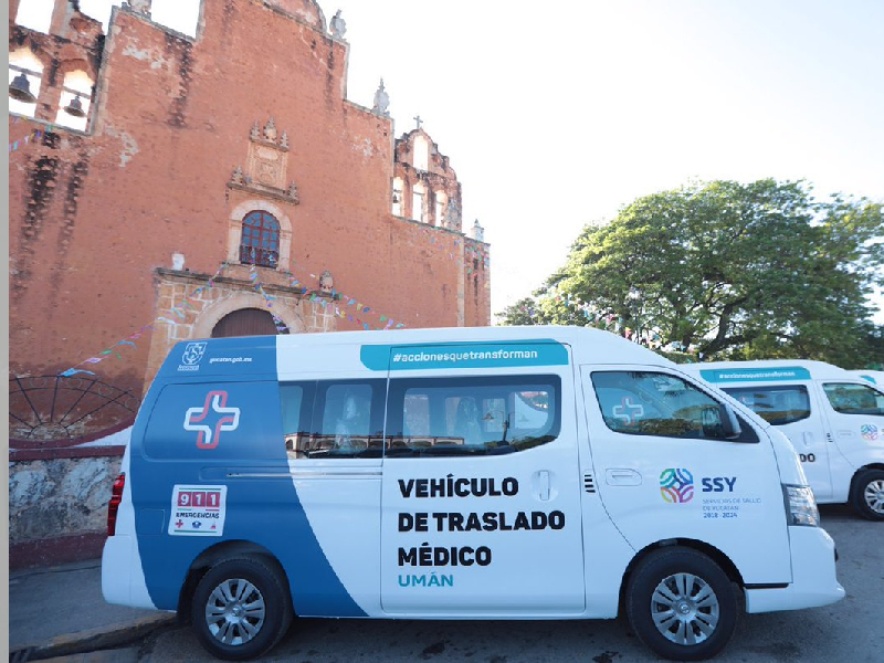 Otorgan ambulancias a 105 ayuntamientos