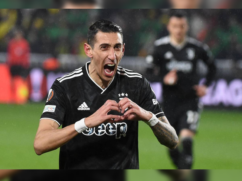 Un triplete de Di María lleva a la Juventus a octavos de Europa League