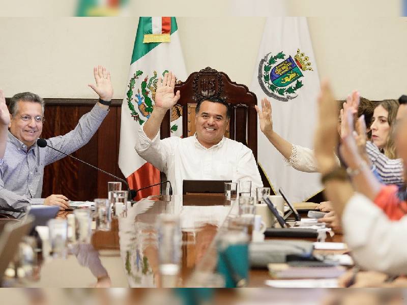 Renán Barrera deja testimonio de las contribuciones de la mujer en la lucha por sus derechos políticos
