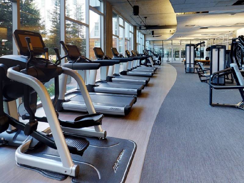 Muere hombre en un GYM; familiares encuentran cuerpo en el baño