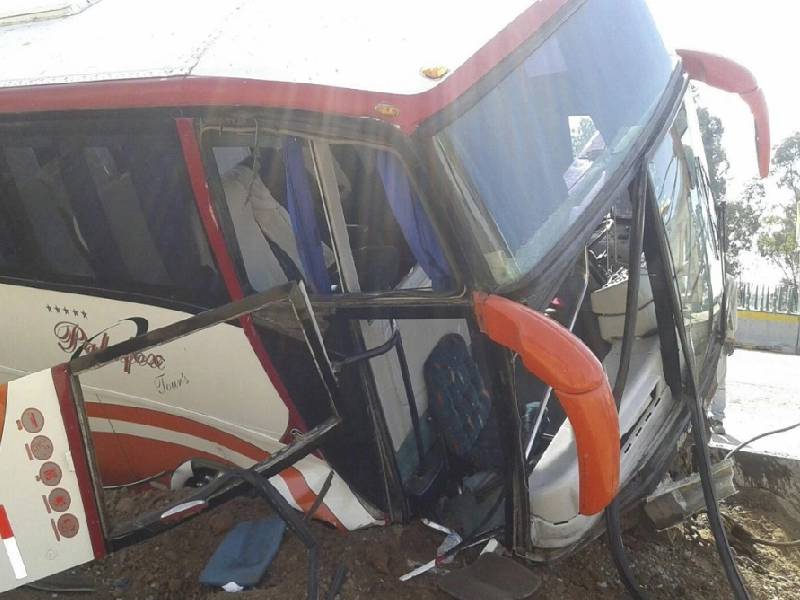 Accidente de camión que trasladaba migrantes deja 17 muertos en México