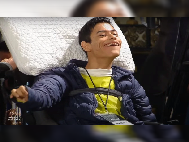 Daniel Robles, joven con discapacidad motora participó en la mañanera ¿qué le dijo a AMLO?