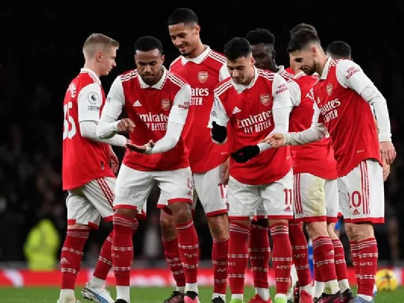 Con goleada ante Everton, Arsenal se afianza en la cima de la Premier