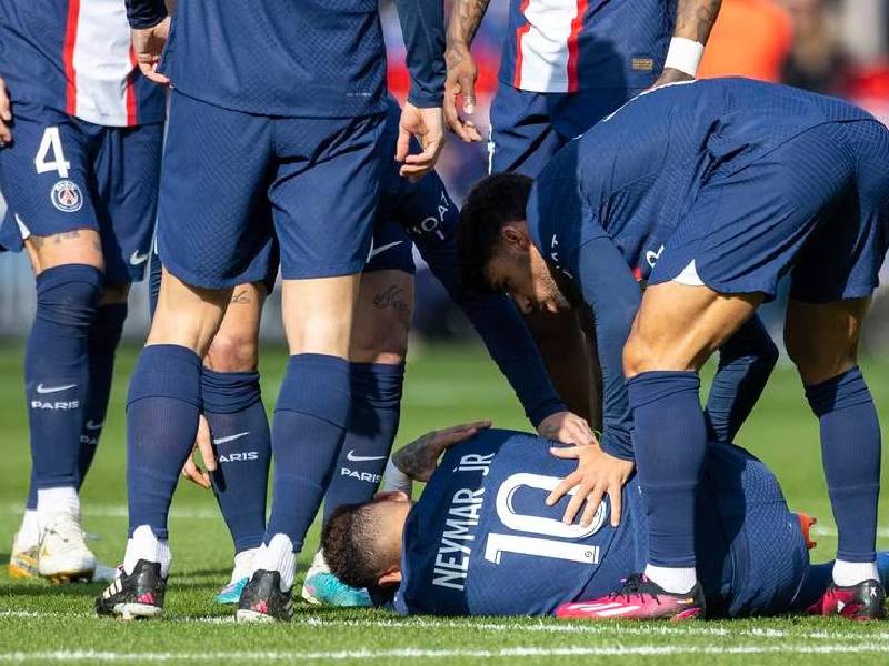 Neymar será operado del tobillo