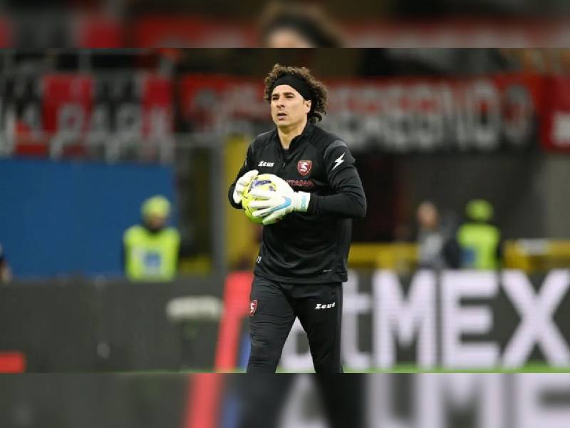 Ochoa clave en empate ante Milán