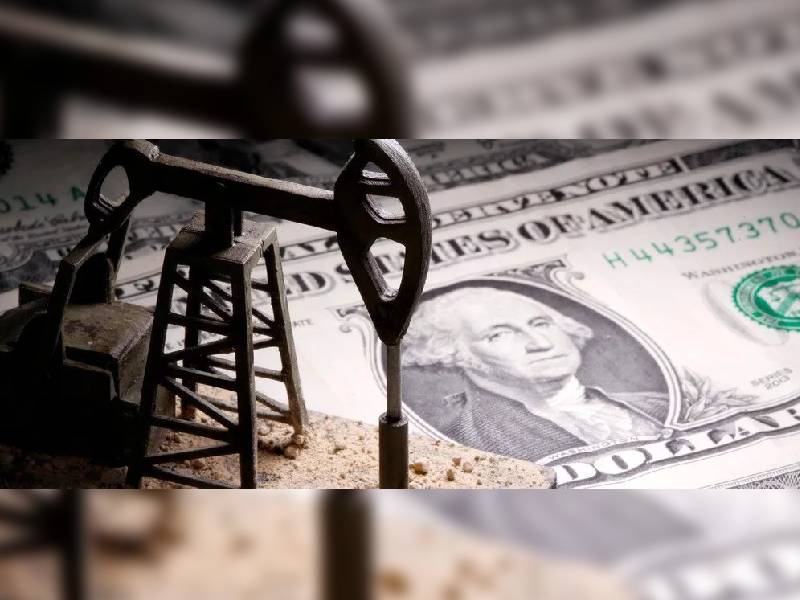 Barril de petróleo WTI cae por debajo de 70 dólares por primera vez en 15 meses