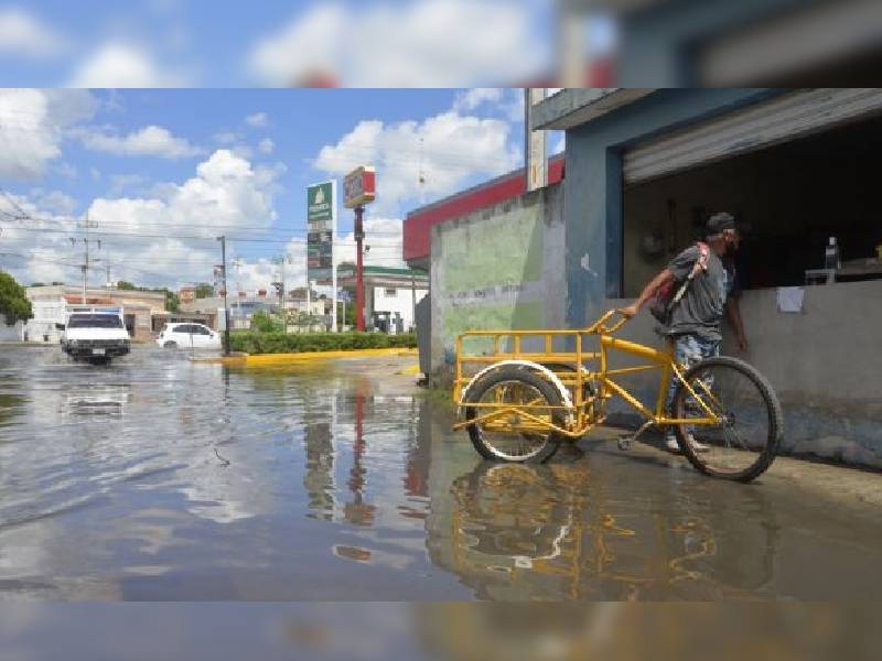 Cielo medio nublado con lluvias y chubascos en Yucatán