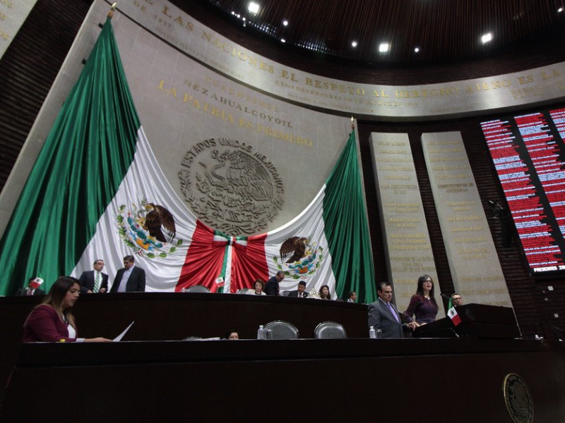 Diputados desaparecen al Insabi; se va al IMSS