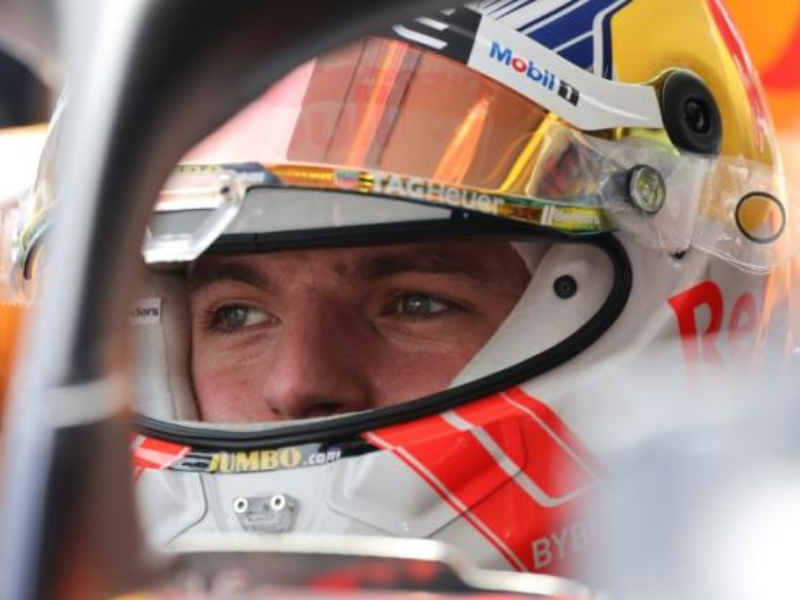 Verstappen lidera los libres antes de la clasificación del GP de Azerbaiyán; Checo queda en 3ro
