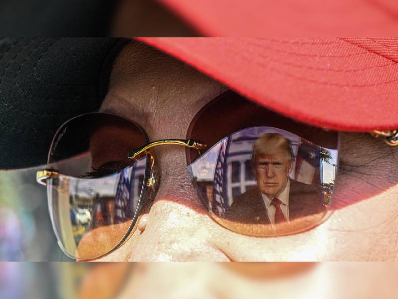 Los bares de Washington celebran la inculpación de Trump