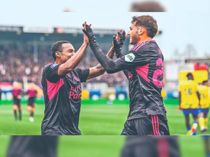 Santiago Giménez imperable en Eredivisie