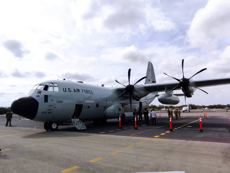 avión cazahuracanes