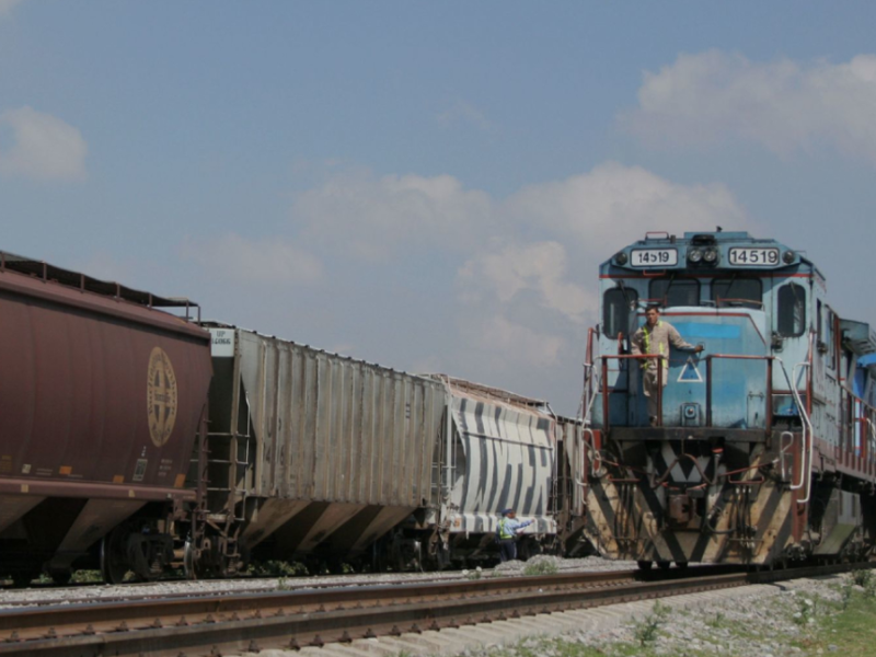 Analiza Grupo México toma de Ferrosur por la Marina