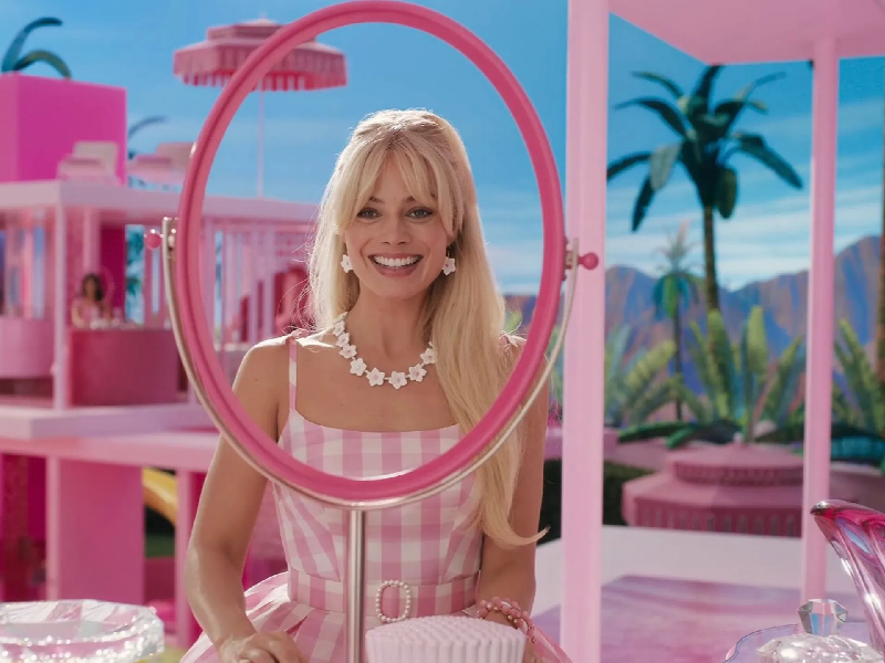 Filtran supuestas imágenes de la muñeca Barbie de Margot Robbie; le llueven críticas