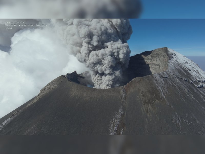 Evalúan cráter de Don Goyo con un dron