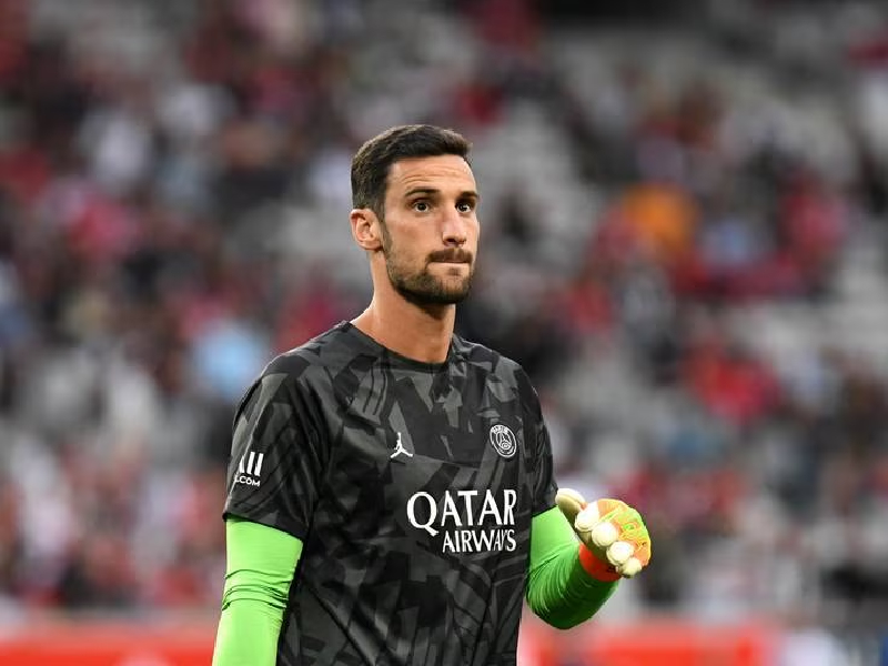 Jugadores del Sevilla muestran su apoyo a Sergio Rico tras su accidente