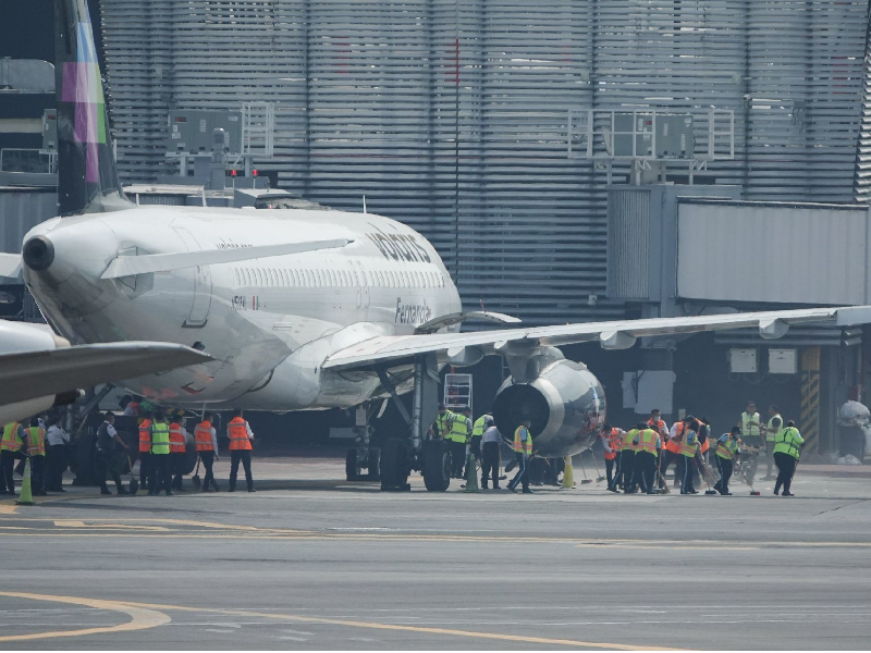 Tras caída de ceniza, el Aeropuerto de Puebla reanudó operaciones