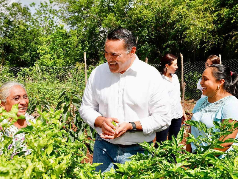 Renán Barrera dará mayor promoción a los productores yucatecos en Mérida