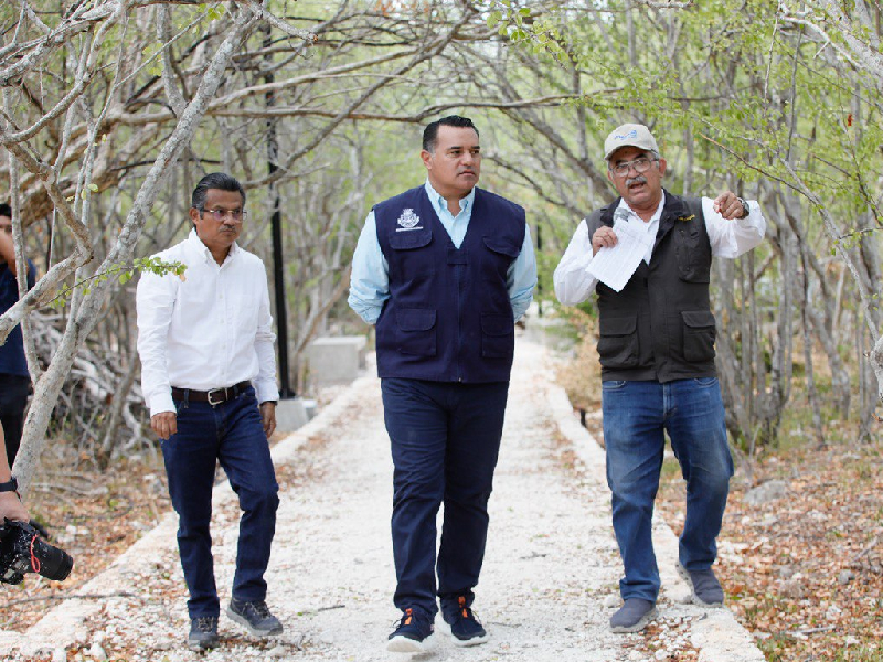 Renán Barrera supervisa los trabajos de construcción del Parque Lineal Anicabil Arqueológico