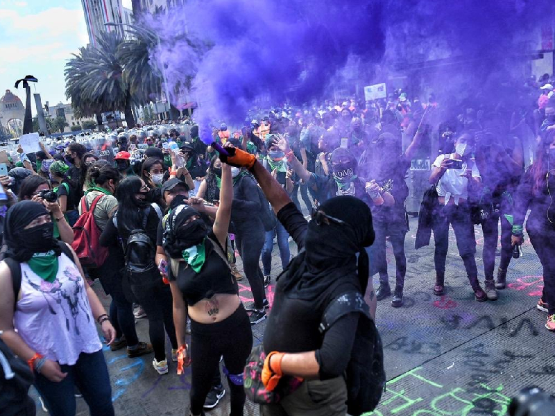 Violencia en movilizaciones le ha quitado fuerza al feminismo_ AMLO
