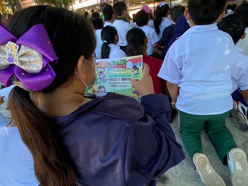 Enseñan a niños sus derechos humanos