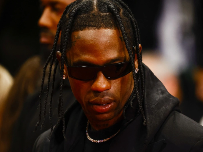 Exoneran a Travis Scott por muerte de 10 personas en show en Texas