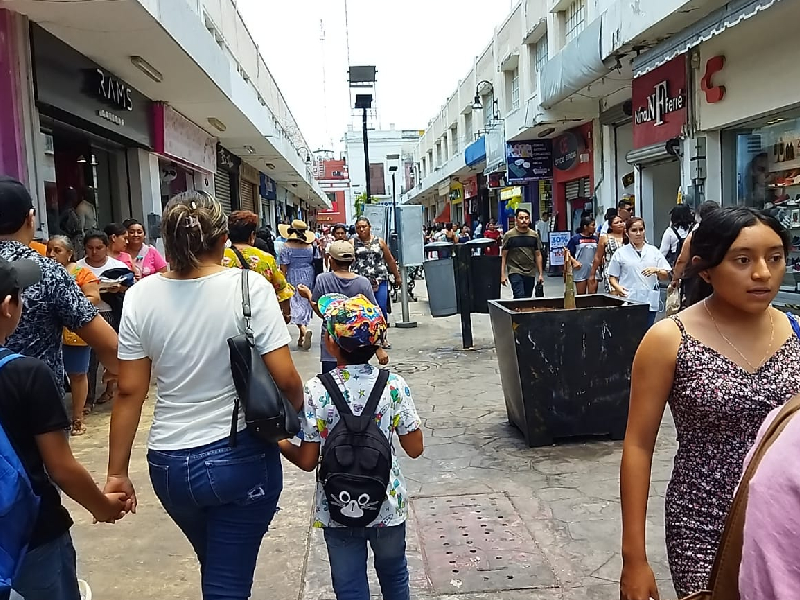 Previo al Día del Padre meridanos abarrotan el Centro Histórico