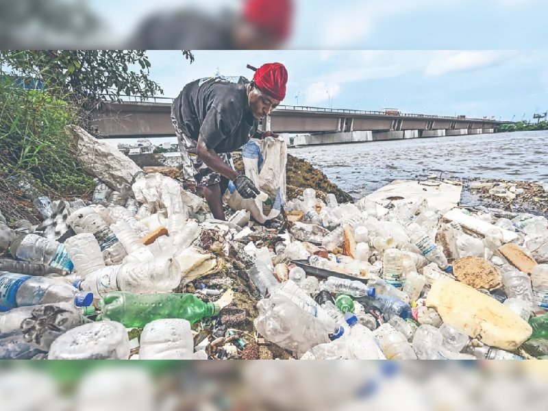 Aplazan tratado mundial contra la contaminación por plásticos