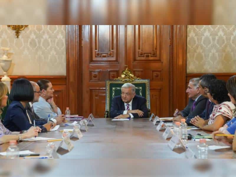 AMLO se reúne por primera vez en 5 años con el INE
