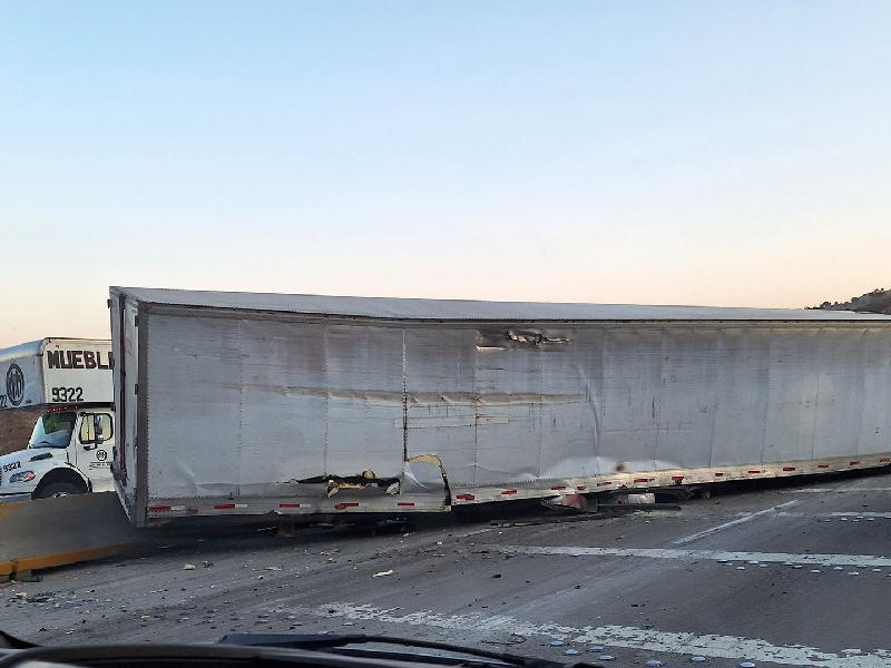 Accidente colapsa la México-Puebla; deja seis heridos