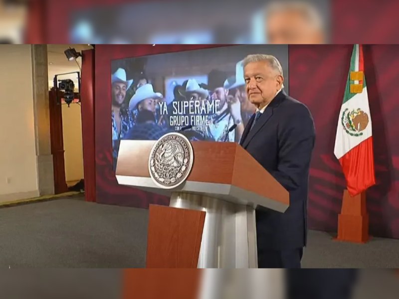 AMLO le dedicó a la Oposición la canción "Ya supérame"