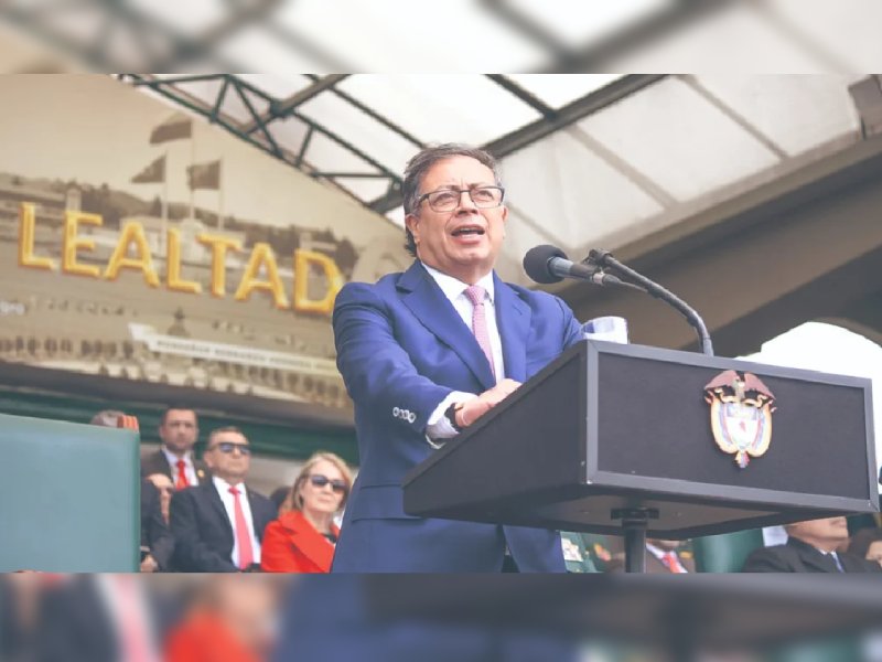 Investigan campaña de Petro en Colombia