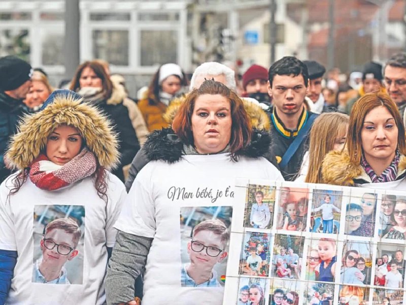Prisión a 4 por acosar a joven gay en Francia