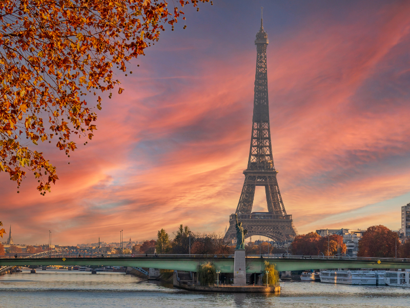 Arrestan a dos personas en París por abusar de una mexicana