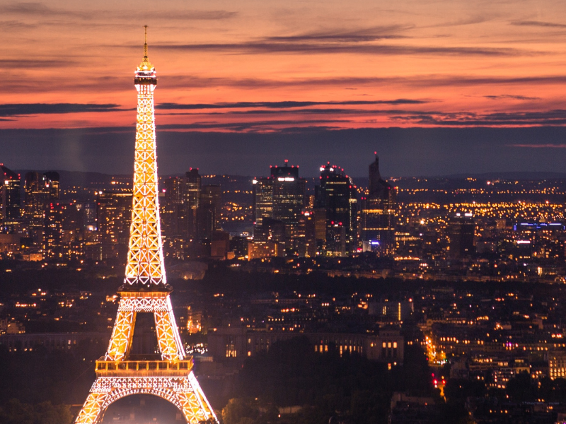 Liberan a detenidos por presunto abuso de mexicana en París