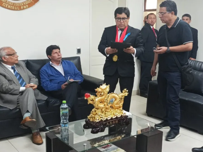 Piden embargo a bienes de Pedro Castillo en Perú