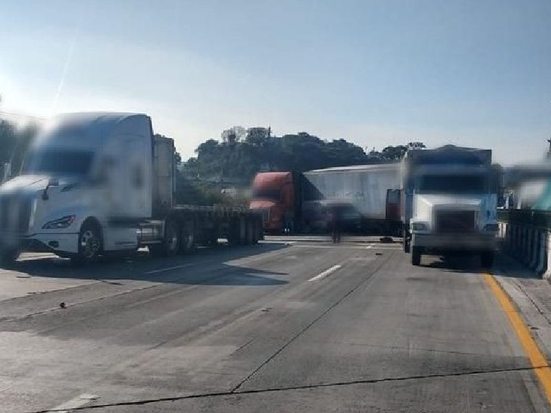 Se registra carambola en la carretera México-Querétaro