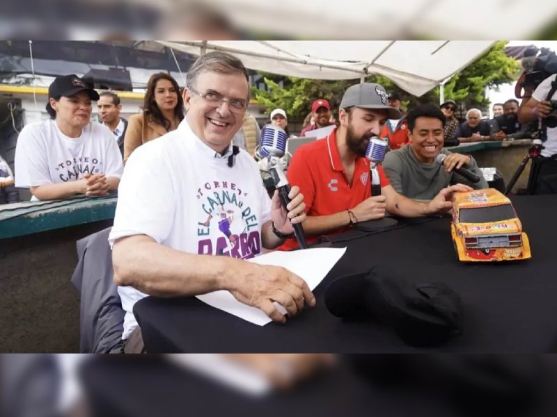 No se necesita posponer entrega de libros de texto: Ebrard