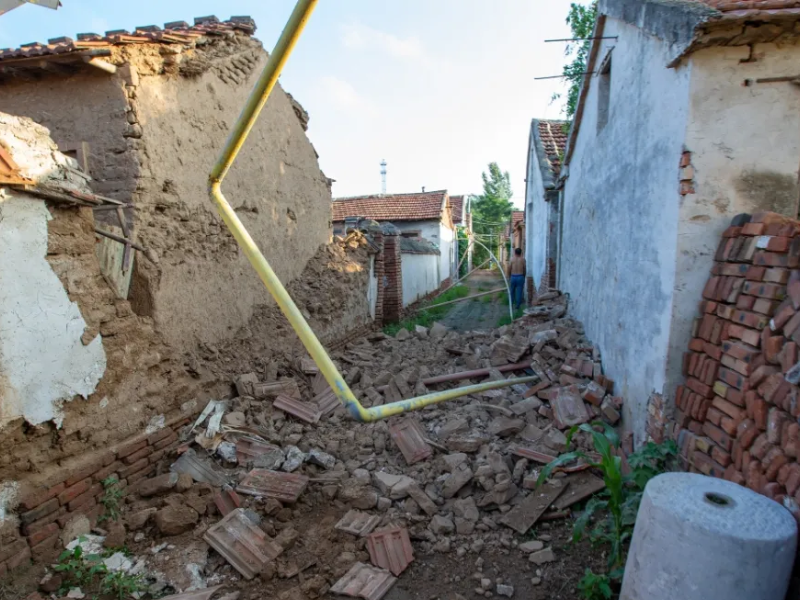 Sismo de 5.4 colapsa los edificios de China; deja 23 personas heridas